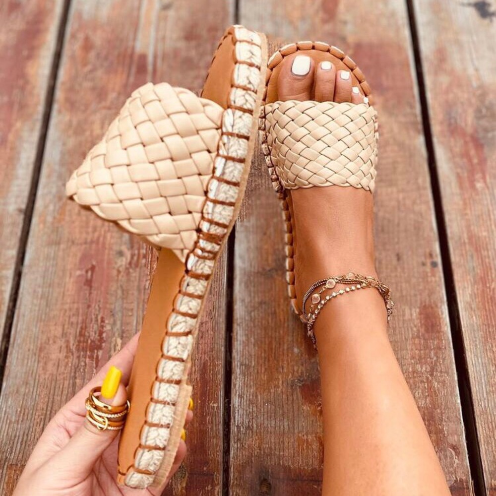 Neutral braided slides